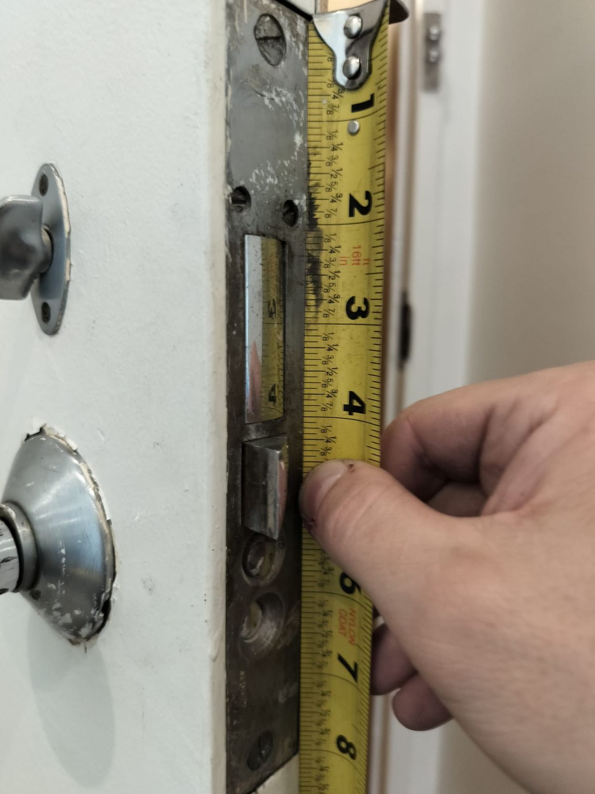 Apartment Lockout on West 42nd St & sixth ave Non Destructive Entry