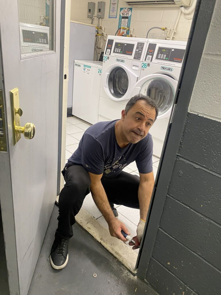 Emergency Locksmith Midtown Manhattan — Apartment Lockout on West 52nd St