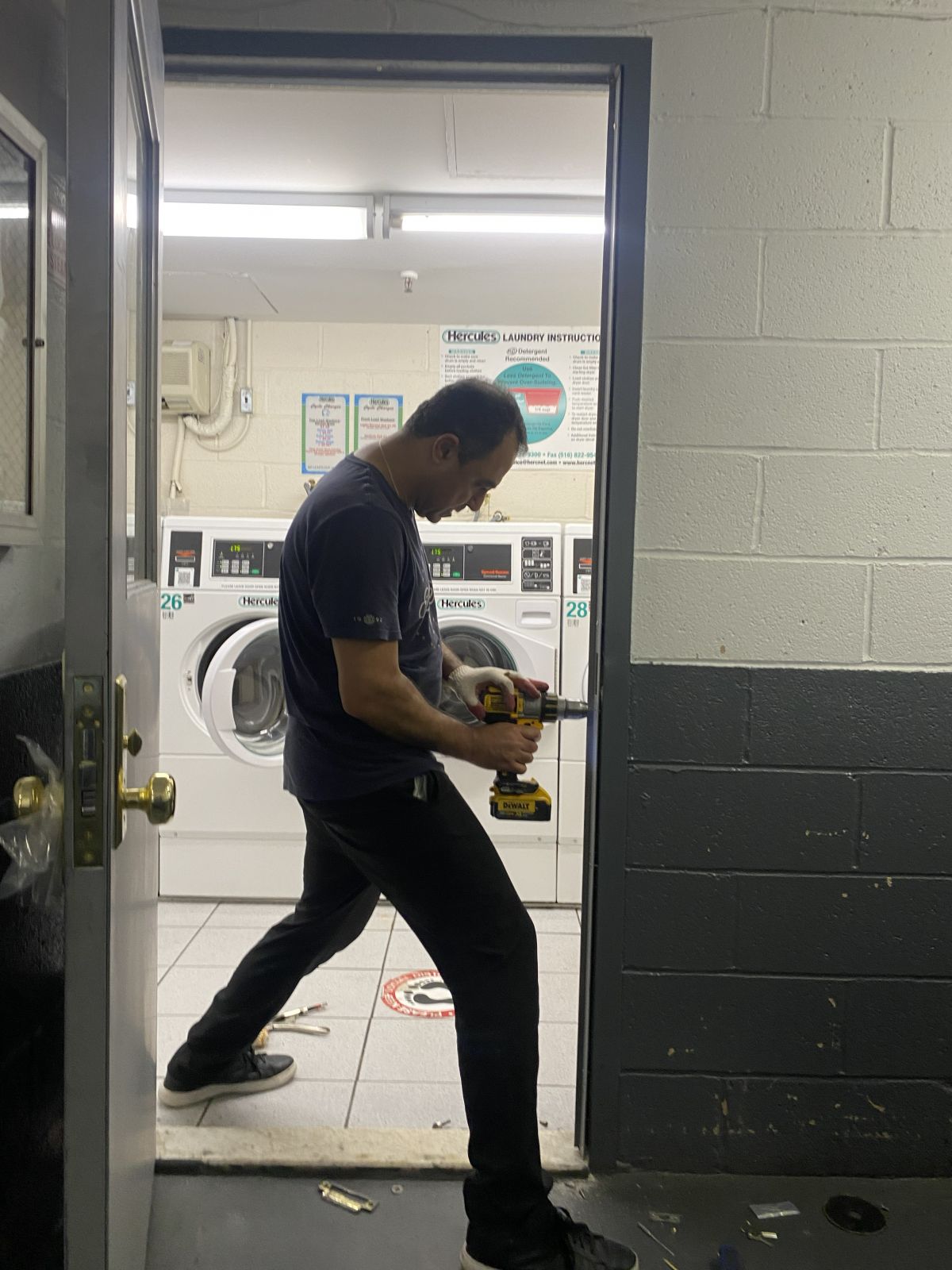 Emergency Locksmith Midtown Manhattan — Apartment Lockout on West 52nd St